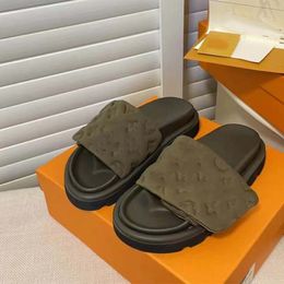 Тапочки дизайнерские тапочки с кожаной металлической женской плоской каблук