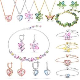 Pendants A Set Of Necklaces And Earrings With Flowers Love Bracelets Green Blue Pink Gemstones