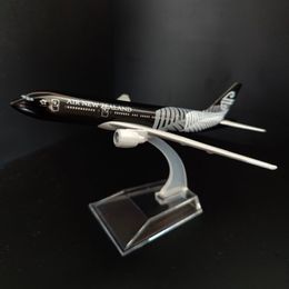 Aircraft Modle Scale 1 400 Metal Aircraft Replica 15cm Zealand B777 Airlines Boeing Airbus Aeroplane Model Miniature Gift for Boy 230818