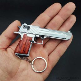 Novelty Items Desert Eagle Solid Wood Handle Model Keychain Toy Gun Miniature Alloy Pistol Collection Toy Gift Pendant R230818