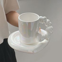 Mugs Big Heart Ball Handle Coffee Cup With Shape Saucer Fashion Pearl White Ceramic Tea Set Cute Party Birthday Gifts 300ML 230818