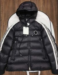 d Brand Winter Men Black and Beige Down Jacket British Style Thickened Warm Short Hooded Business Leisure Coatsbbeq
