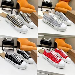 Casual Designer Shoes Striped Sneakers Men Women Vintage Sneaker Canvas Platform Trainer Season Shades Flats Trainers Brand Classic Checks Shoe 81136 s