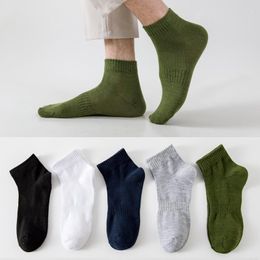 Men's Socks 1 Pairs Spring And Autumn Mid-tube Solid Colour Sweat-absorbing Breathable Casual Sports