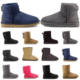 Designer Schneestiefel Hausschuhe Knöchelstiefel Schuhe kurze Stiefel Mode Kastanienschwarz Winter Halten Sie warme Wolle echte Leder -Plattform -Schuhstiefel Stiefel