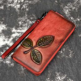Brieftaschen Newsbirds Vintage Style Leder Reißverschluss Lange Brieftasche mit Blattblumen geprägtes Design Single Reißverschluss Frauen Brieftasche Rot und BlackstylishHandbagsstore
