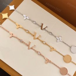 Classic Chain Bracelets Designer Bangle Jewellery 18K Gold Plated Stainless Steel Flower Letter V Pendants Lovers Gift Wristband Cuff Women Bracelet 925 Silver Box