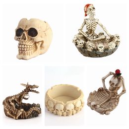 Latest COOL Resin Smoking Halloween Skulls Shape Ashtrays Portable Herb Tobacco Cigarette Cigar Holder Desktop Support Stand Ash Soot Container Ashtray DHL