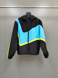 The latest designer jackets for the fall and winter 2023 stylish contrasting colour splicing handsome jackets US size luxury brand mens jackets