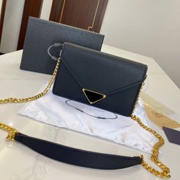 Luxury designer handbag nylon messenger bag classic three piece suit shoulder wallet fashion retro Messenger wholesale price Male Camera bag leather WXZ 22x15 cm