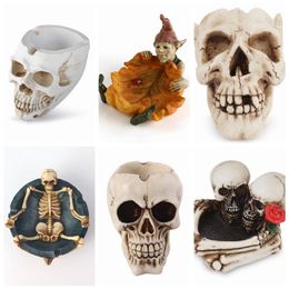 Latest COOL Resin Smoking Halloween Skull Style Ashtrays Portable Herb Tobacco Cigarette Cigar Holder Desktop Support Stand Ash Soot Container Ashtray