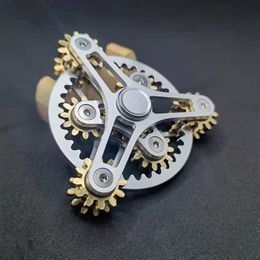 Spinning Top 1PC Delicateness Gear Hand Spinner All Copper Fidget Spinner Nine Teeth Linkage Edc Metal Alloy Spinner Focus Toys Stress Relief 230817