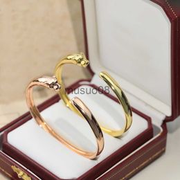 Bangle V GOLD Smooth Leopard Bracelet for women Top designers design styles Open bangle for women Light Luxury Fashion Jewelry J230819