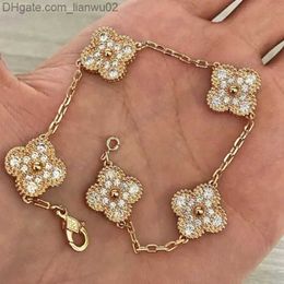 Charm Bracelets 2023 Luxury Designer Charm Bracelet Clover Pearl 4 Pieces 18k Gold Necklace Earrings Wedding Laser Brand V0zn Z230818