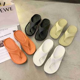 Fashion Beach Flip-flops Design Micro Wedge Quick Dry Water Shoes Comfortable Home Bathroom Slippers