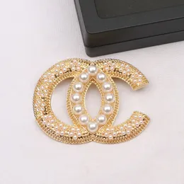 9072fashionable pearl brooch temperament women's diamond brooch gold and silver letters Christmas holiday gift