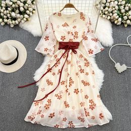 Basic Casual Dresses Summer Women Vintage Flower Print Dress Waist Lace-up V-neck Short Sleeve Mid-length Ladies A-line Dress Elegant Vestidos Mujer 2024