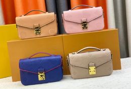 tasarımcı omuz çantası lüks kadın çanta kılıfları kabartmalı çiçekler mektup empreinte mesaj çantaları bayanlar moda s-kilit crossbody cüzdan