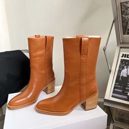 Высококачественные половины западных ботинок молнии заостренные пальцы на ногах Block Cunky Heels кожаный женский роскошный дизайнерский дизайнерский дизайнер модный путь ins