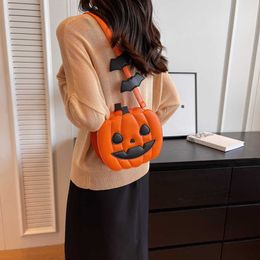 Halloween Bag New 2023 Cartoon Personalised Pumpkin Bag Same Style Women's Chain Crossbody Small Round Bag 230821