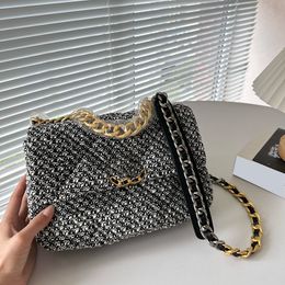 19 Women Shoulder Bag Woollen Wool Chain Top Handle Luxury Handbag Matelasse Chain Crossbody Bags Clamshell Diamond Hardware Metal Turn Button Coin Purse Makeup 25cm