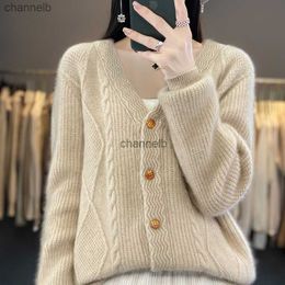 Women's Knits Tees BELIARST 2023 Autumn/Winter Women's Clothing V-neck Cardigan Thickened Twisted Sweater 100% Merino Wool Knitted Jumper B-8822 HKD230821