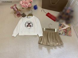 designer Girls Dress suits autumn sets Size 100-160 CM 2pcs Printed logo round neck sweater and khaki pleated skirt Aug18