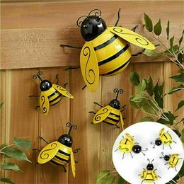 Garden Decorations 4PCS Decorative Metal Art Bumble Bee Backyard Accents Wall Ornament 230818