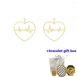 Stud Earrings High Quality Gold Love Hollow Heart Shaped Women's Enhancing Temperament Beauty And Moving Free Of