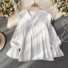 Women's Blouses VANOVICH White Lace Patchwork Women Shirt Design Loose Single-breasted Korean Sweet Style Fashion Lightweight Flare Sleeve