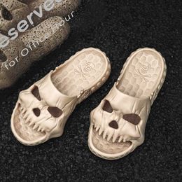 Slippers New Personality Skull Design Male and Female Slippers 2023 Summer Outdoor Fun Thick Bottom EVA Beach Non-slip Casual Sandals HKD230821