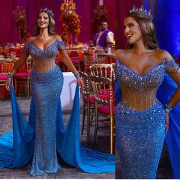 Sexy blaue afrikanische Abend kleidet sich von der Schulterkristallarabisch ASO EBI Pailletten Perlenparty Anlass Kleid