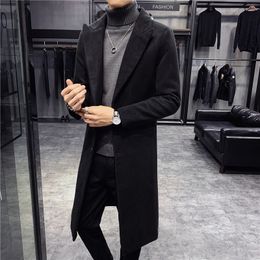 Mens Wool blandar män kläder vinter förtjockad ungdom mode lång koreansk fit ull trenchrock 230818