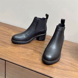 Luxury design Boots 2023 Luis fashionable Women business work decoration anti slip knight boots Martin boots casual sock boots vuttonity 04-09