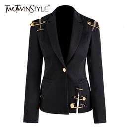 Womens Suits Blazers TWOTWINSTYLE Loose Fit Black Hollow Out Pin Spliced Jacket Blazer Lapel Long Sleeve Women Coat Fashion Autumn Winter 230818