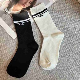Socks & Hosiery Designer Trendy and minimalist sports sock versatile letter stripes black white mid-calf pile socks for women 7ZZK
