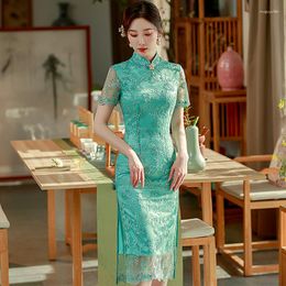 Ethnic Clothing 2023 Summer Lace High Slit Green Cheongsam Banquet Catwalk Slim Short-sleeved Qipao Chinese Traditional Evening Dress For