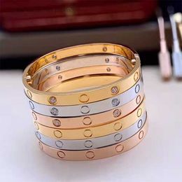 Brand Luxury 18k Gold Men Bracelet Fashion Couple Cuff Designer for Women High Quality 316l Stainless Steel JewelryNarrow counter packing