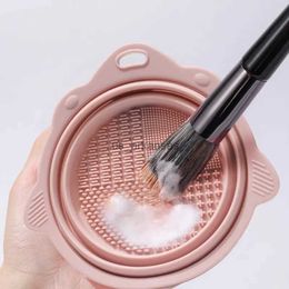 Makeup Brushes 1PCS Makeup Brush Cleaner Carpet Cleaning Makeup Brushes Silicone Pad Cleaner Cosmetic Brushes Washing Powder Make Up Tools HKD230821