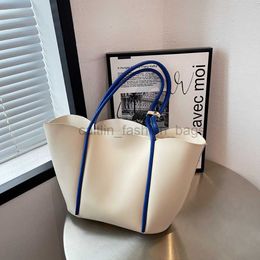 tote bag Women's High Capacity Handbag Shoulder Bag Designer Petals Fashion Bag Women's Zipper Women's High Capacity Bag 2023 caitlin_fashion_bags