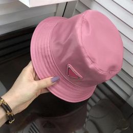 Wide Brim Hats High Quality Unisex Foldable Bucket Hat Women Designer Sunscreen Beach Sun Headwear Fisherman Cap Fashion Nylon269r