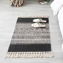 Carpets Comfortable And Soft H-woven Kitchen Floor Mat Black White Bedroom Simple Bedside Carpet Door Mats Outdoor Small Rugs