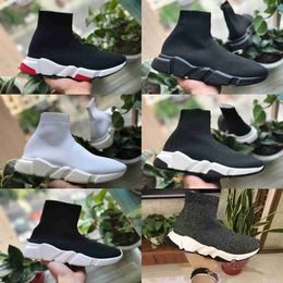 Дизайнеры ускоряют 2,0 v2 повседневные кроссовки кроссовок для мужчин женские триплер Socks Boots Brand Black White Blue Trainers Light Ruby роскошные теннисные кроссовки S186