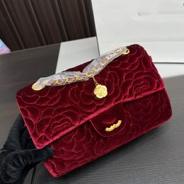 Designer Womens Velvet Shoulder Bag Camellia Embroidery Double Flip Bag Hardware Metal Coin Pendant Handbag Matelasse Chain Crossbody Bags Makeup Sacoche 25x15cm