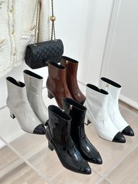 2023SS Designer Martin Boots Tornozelo Botas genuínas de couro médio Botas de laço de tornozelo vários estilos para escolher botas de couro de patente sobre o joelho