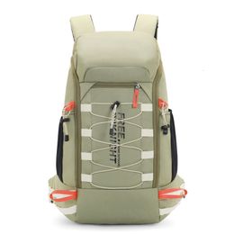 Pacotes de mochila grátis cavaleiro unissex 40l bag de viagem de viagem ao ar livre Multiplet à prova d'água Backpack de grande capacidade escalada 230821