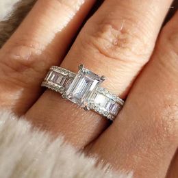 Wedding Rings Huitan Crystal Geometric Cubic Zirconia For Women Luxury Engagement Bands Bridal Accessory Modern Fashion Jewellery