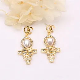 8145 Hot selling 18K gilded 925 silver luxury brand designer letter stud geometry famous female circular crystal diamond pearl earrings wedding party