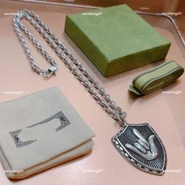 23ss designer women necklace Logo Embossed Chain jewelry Hand Embossed Emblem Hanging Tag Pendant Necklaces #Including box new arrival