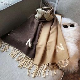 Women Scarf Designer Cashmere Scarfs Womens Luxury Knit Pashmina Scarves Silk Gradient Winter Mens Keep Warm Letters Fall Shawl Ha229n